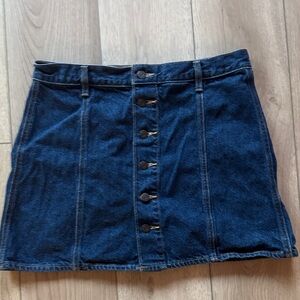 Levi’s Denim Button-Front Skirt
